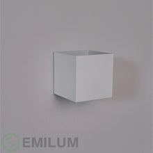 Lade das Bild in den Galerie-Viewer, LED-Wandleuchte 24V, 8W, RGBW/2700K, CRI90, IP54