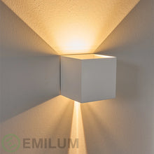 Lade das Bild in den Galerie-Viewer, LED-Wandleuchte 24V, 8W, RGBW/2700K, CRI90, IP54